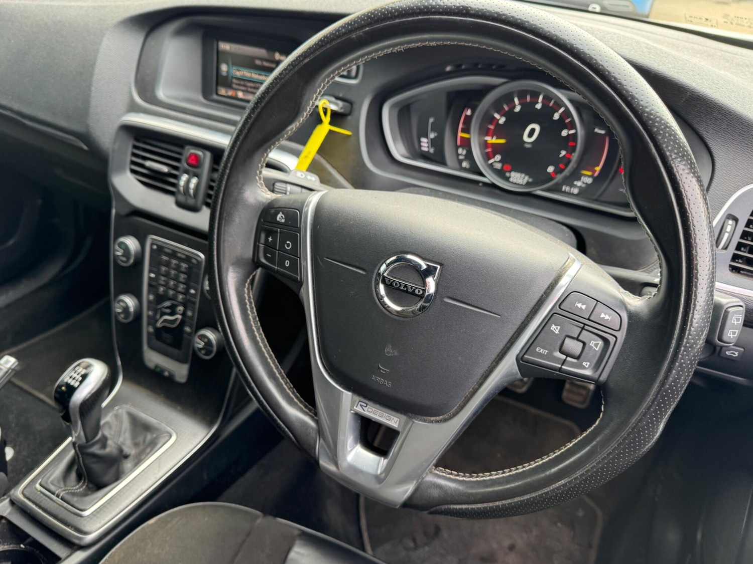 Used Volvo V40 2018 for sale - 77982339: Photo 2