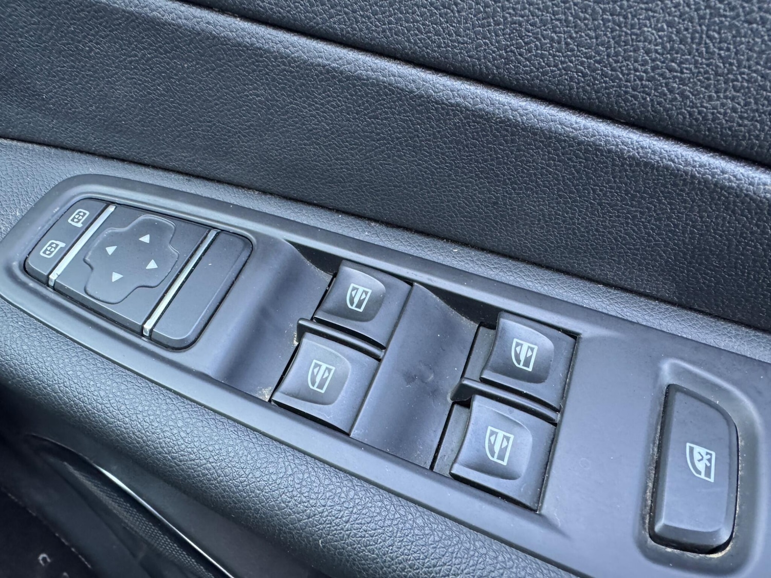 Used Renault Captur 2018 for sale - 77898201: Photo 25