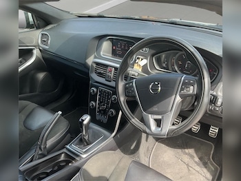 Used Volvo V40 2018 for sale - 78429067: Photo