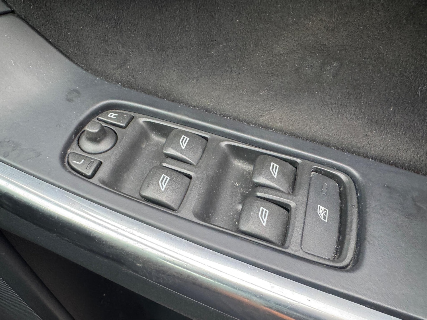 Used Volvo XC60 2015 for sale - 76728030: Photo 24