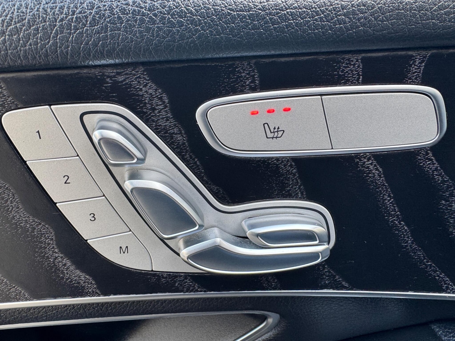 Used Mercedes-Benz GLC 2018 for sale - 77705653: Photo 18