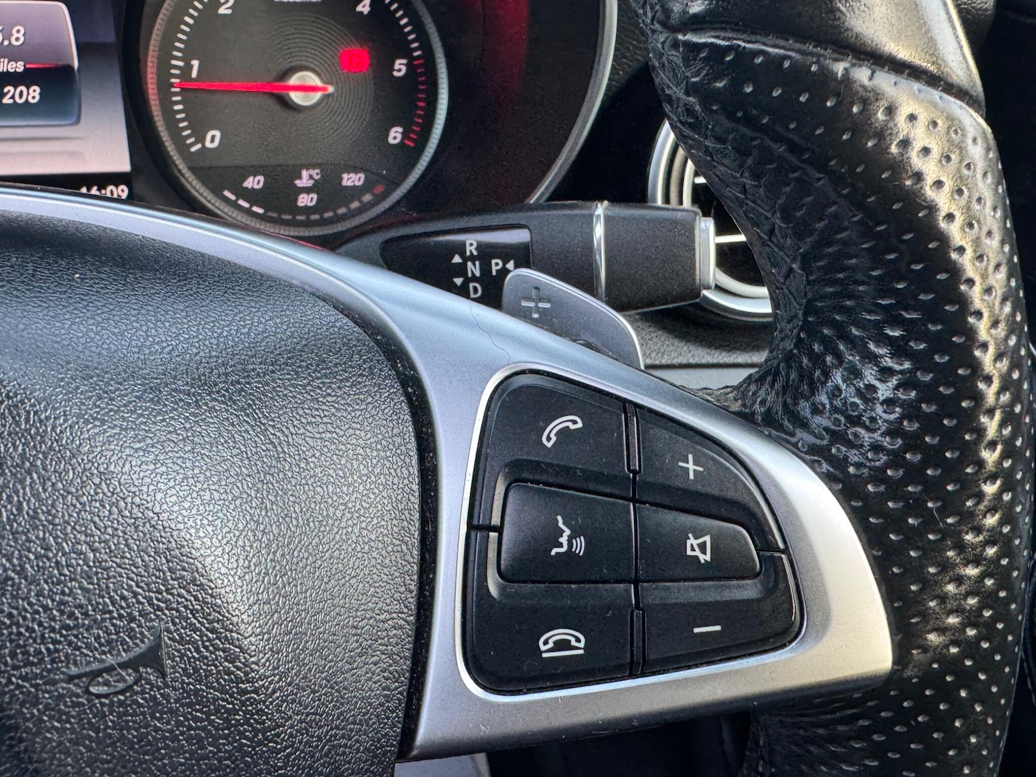 Used Mercedes-Benz GLC 2018 for sale - 77705653: Photo 40