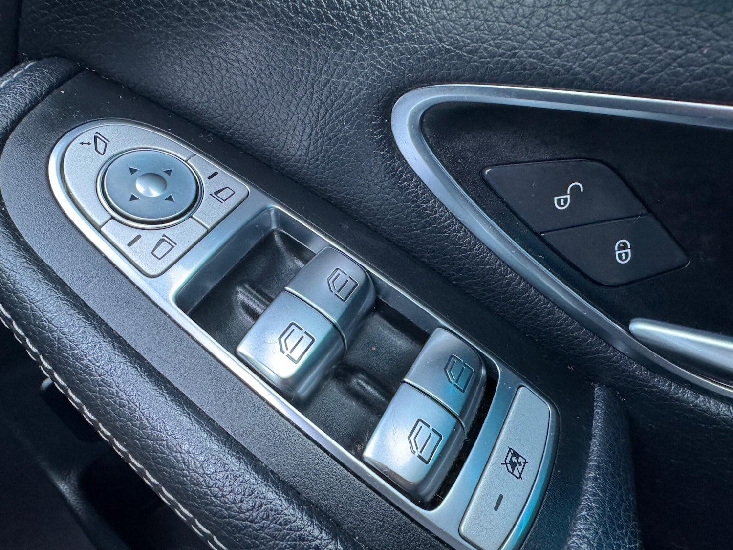 Used Mercedes-Benz GLC 2018 for sale - 77705653: Photo 44