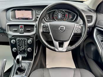 Used Volvo V40 2018 for sale - 79657341: Photo
