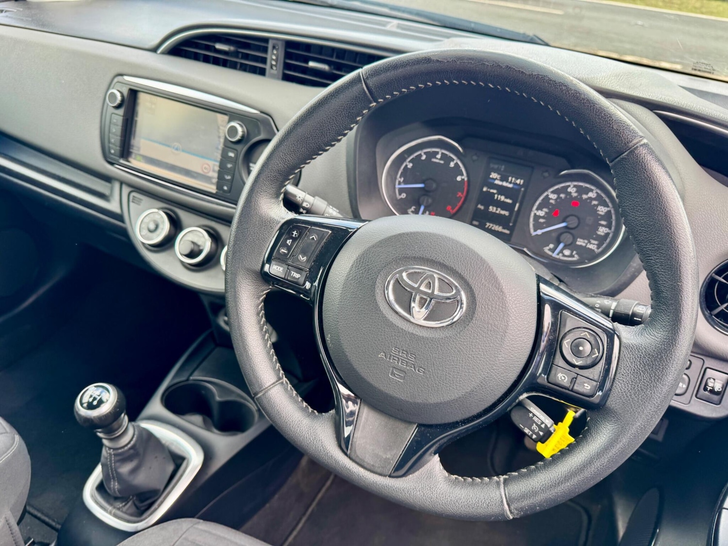 Used Toyota Yaris 2019 for sale - 76613041: Photo 2