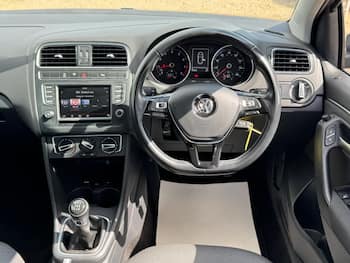 Used Volkswagen Polo 2016 for sale - 79688127: Photo