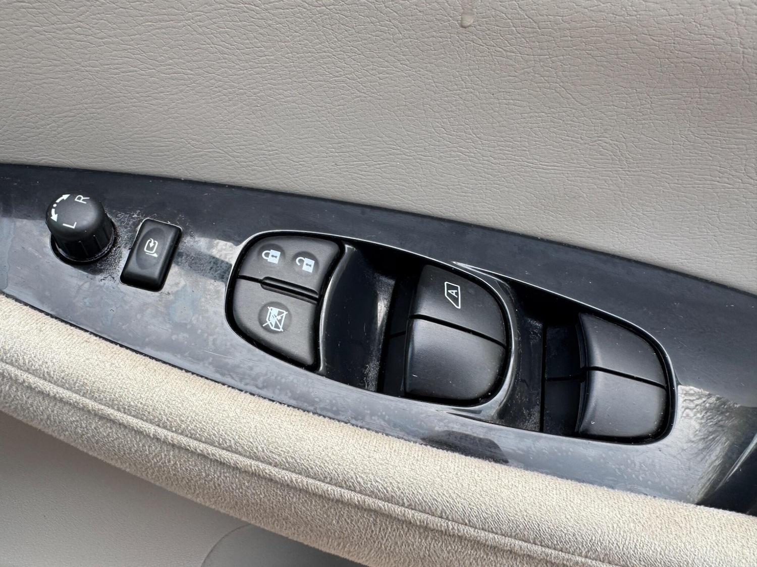 Used Nissan Leaf 2011 for sale - 76446918: Photo 34