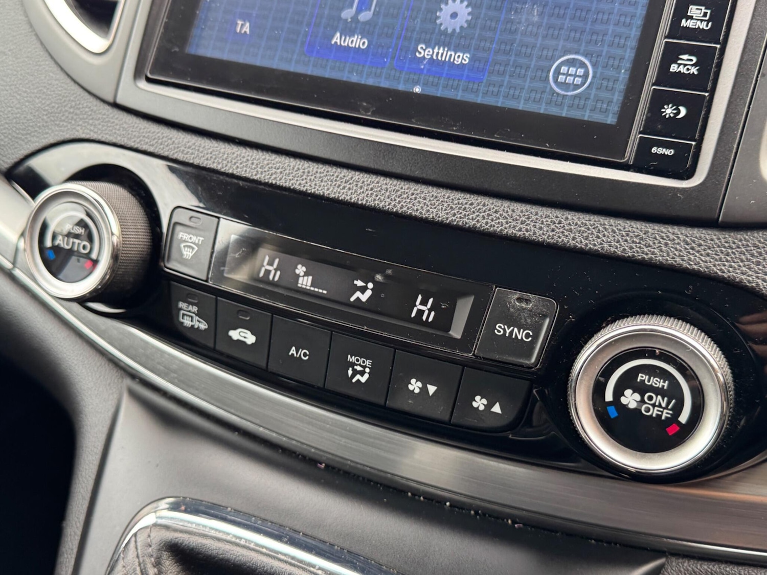 Used Honda CR-V 2017 for sale - 76499458: Photo 18