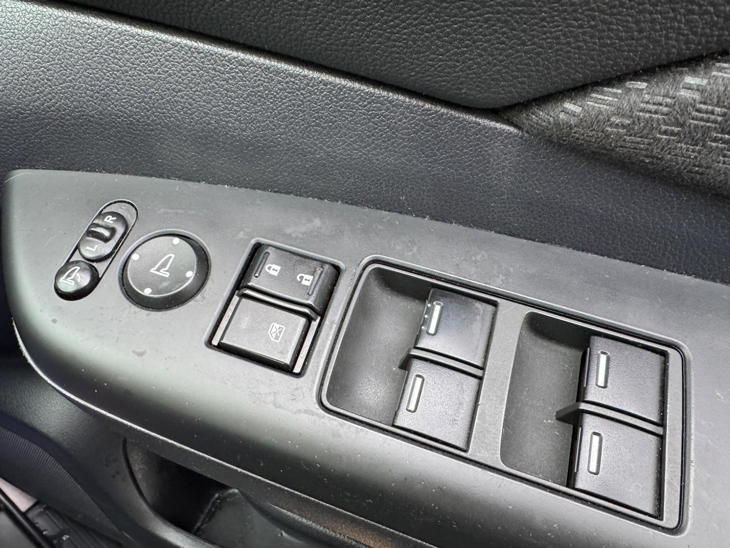 Used Honda CR-V 2017 for sale - 76499458: Photo 25