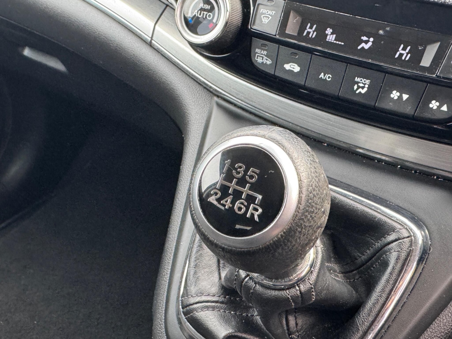 Used Honda CR-V 2017 for sale - 76499458: Photo 26