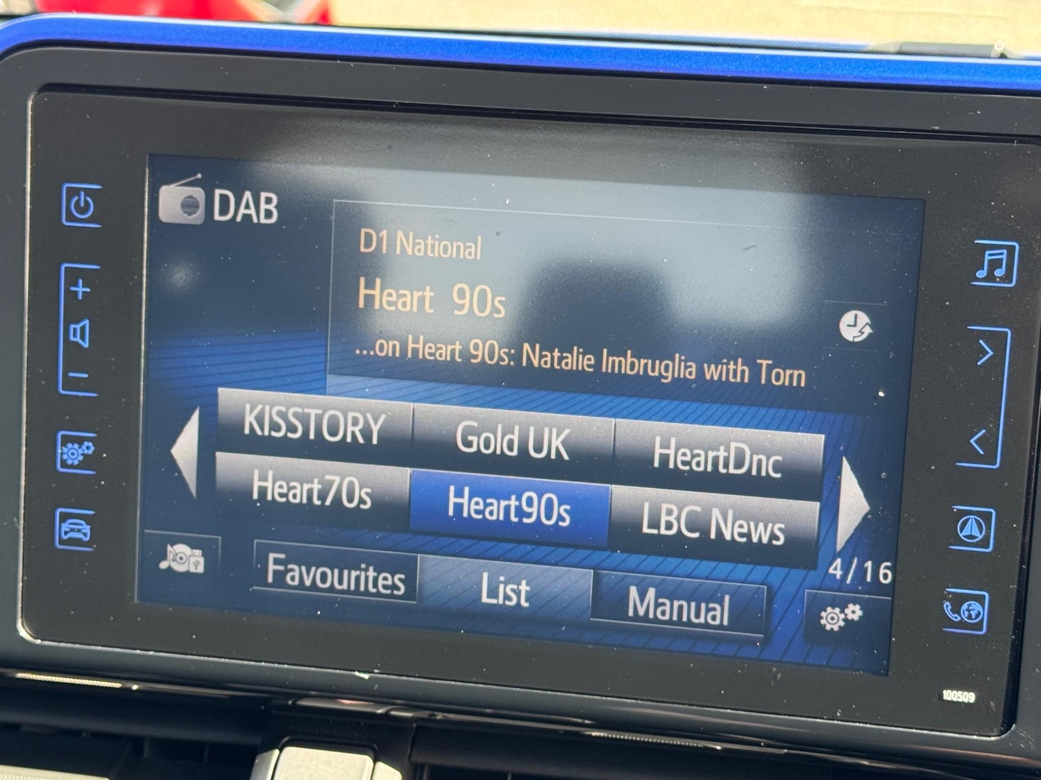 Used Toyota C-HR 2017 for sale - 76446675: Photo 17