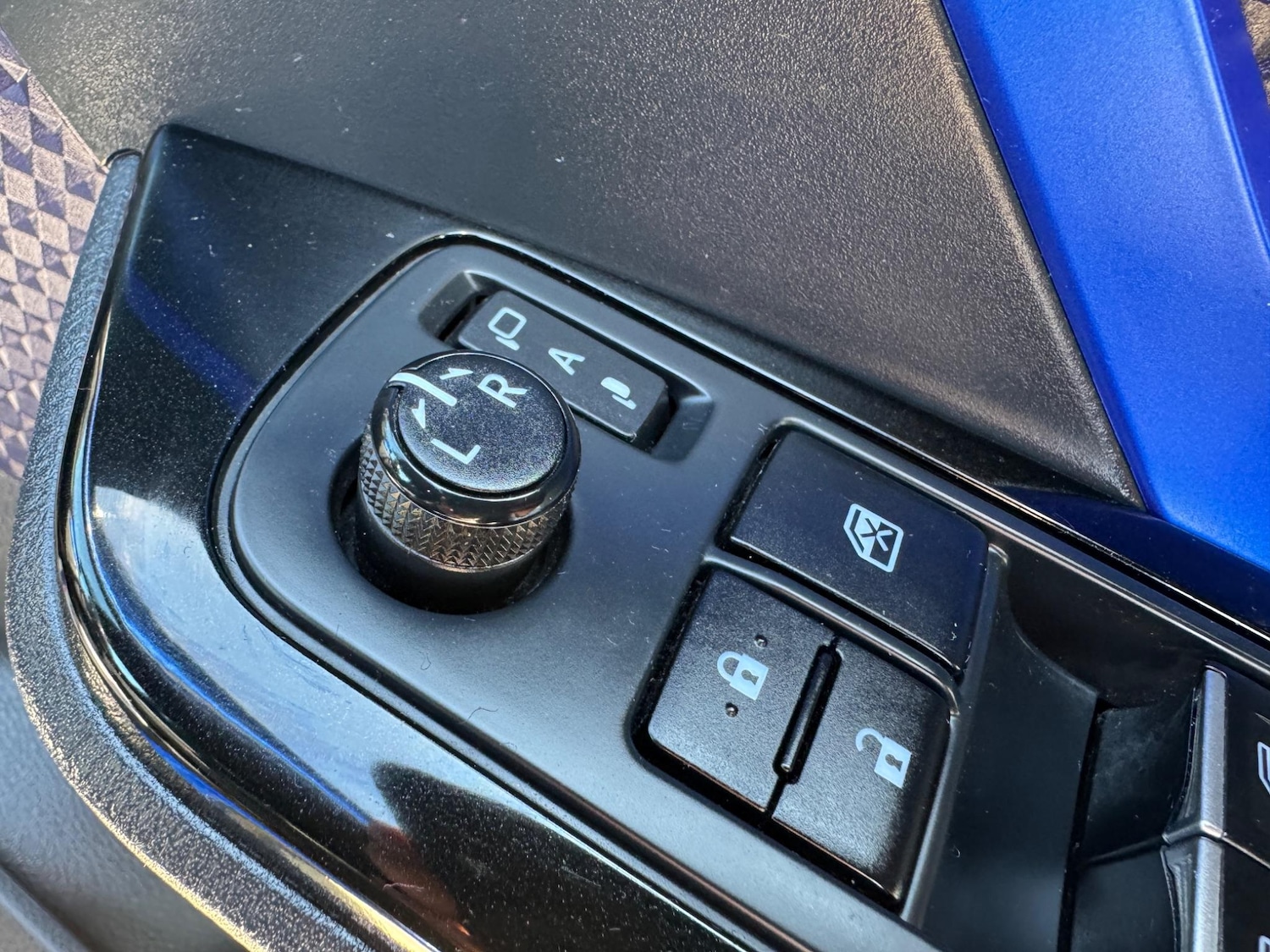 Used Toyota C-HR 2017 for sale - 76446675: Photo 43