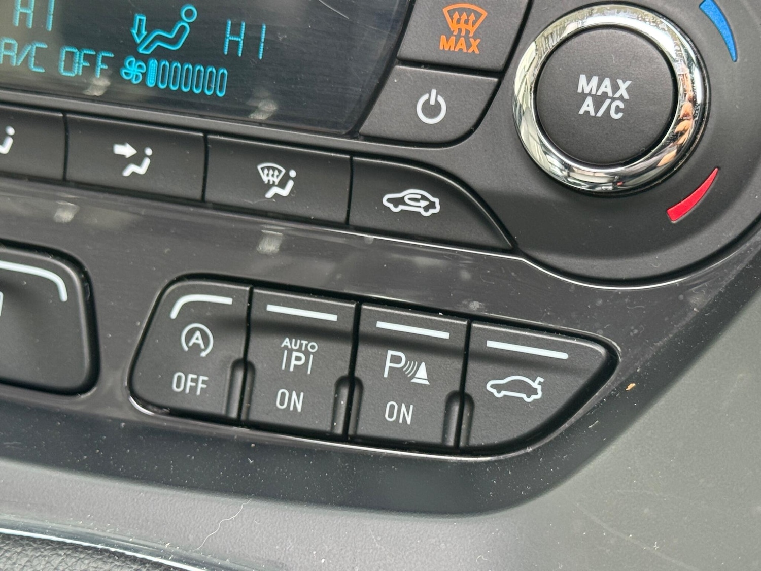 Used Ford Kuga 2016 for sale - 77982419: Photo 27