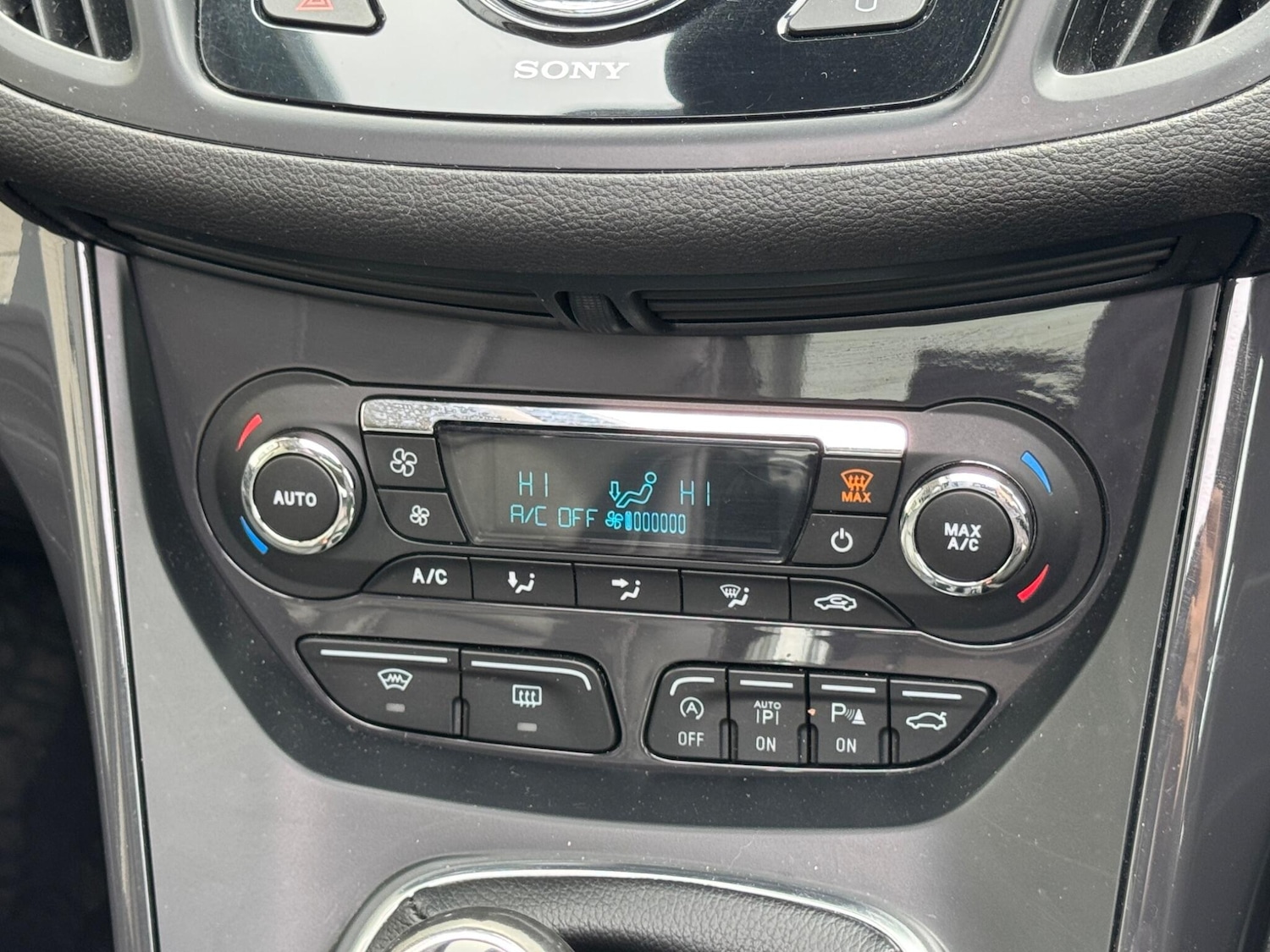 Used Ford Kuga 2016 for sale - 77982419: Photo 29