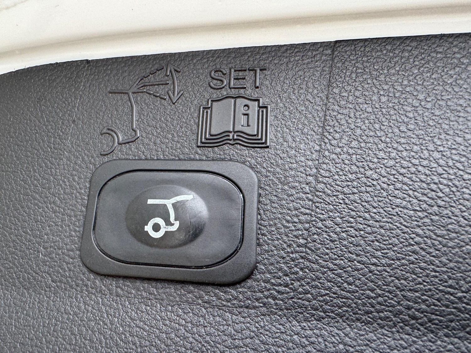 Used Ford Kuga 2016 for sale - 77982419: Photo 37