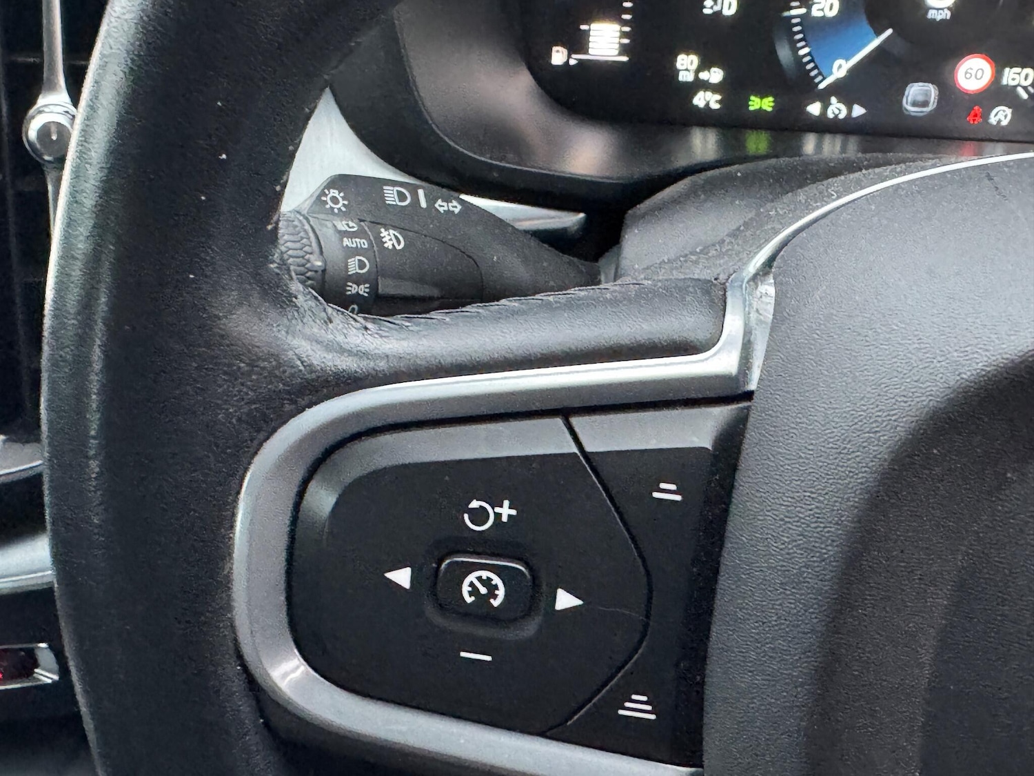 Used Volvo XC60 2018 for sale - 77155997: Photo 11