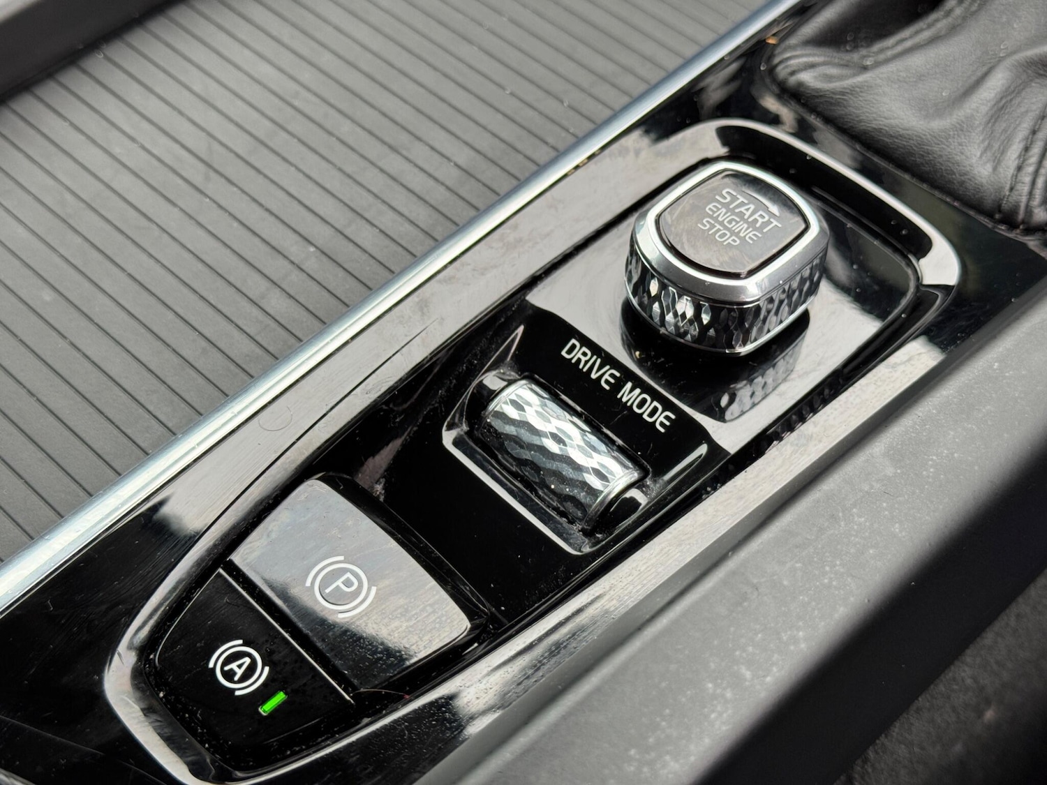 Used Volvo XC60 2018 for sale - 77155997: Photo 34