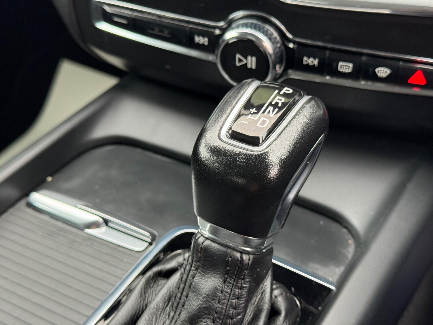 Used Volvo XC60 2018 for sale - 77155997: Photo 35