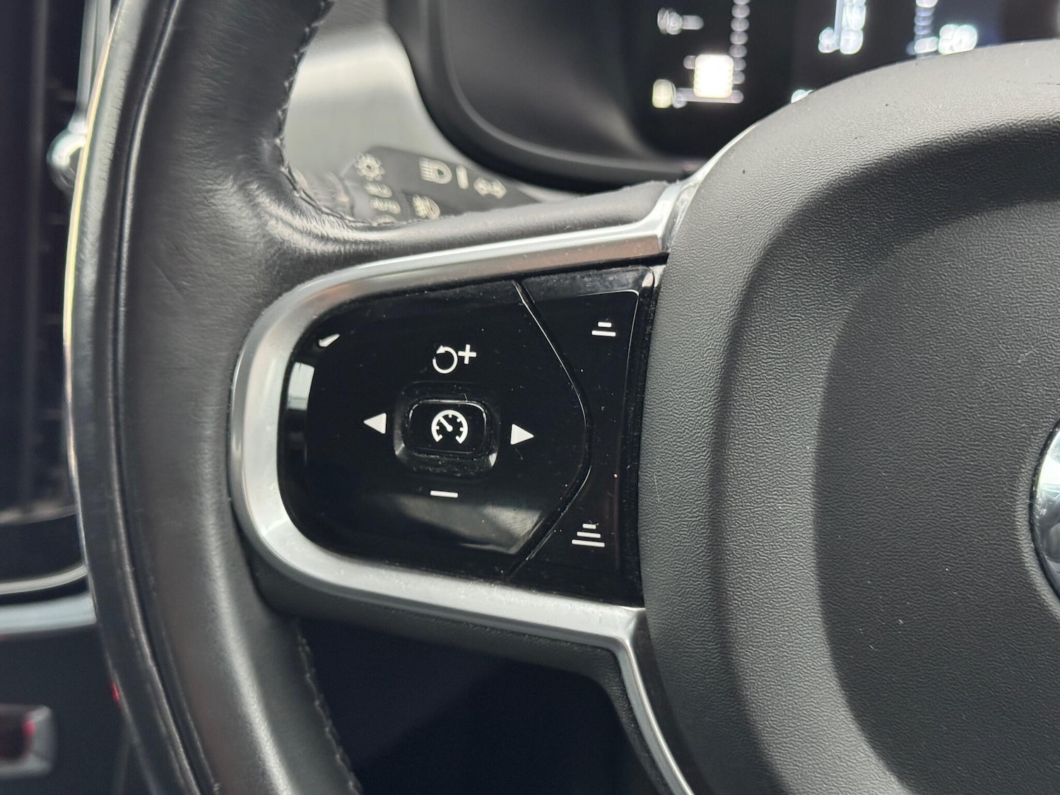 Used Volvo V90 2017 for sale - 77040042: Photo 36