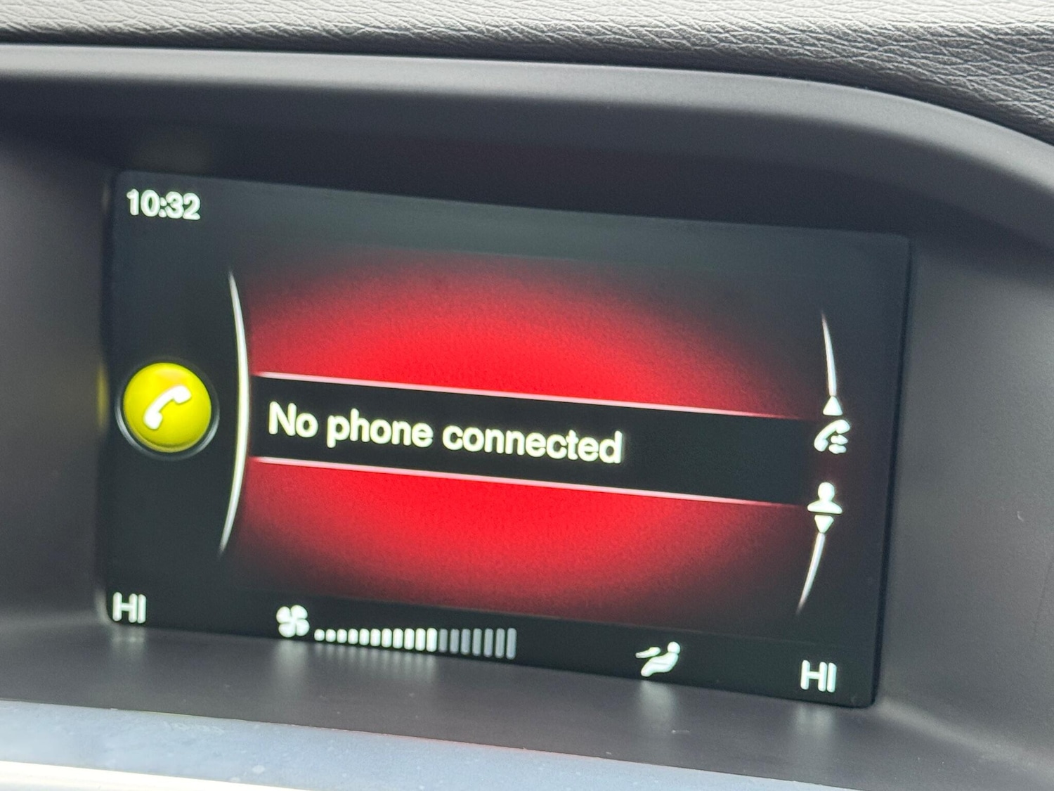 Used Volvo V60 2015 for sale - 77057619: Photo 19