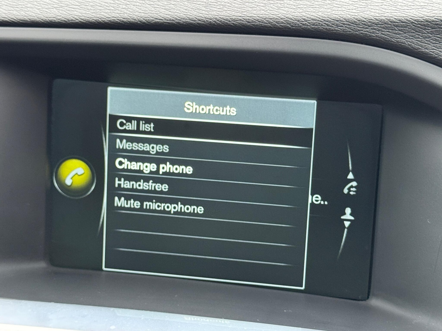 Used Volvo V60 2015 for sale - 77057619: Photo 20