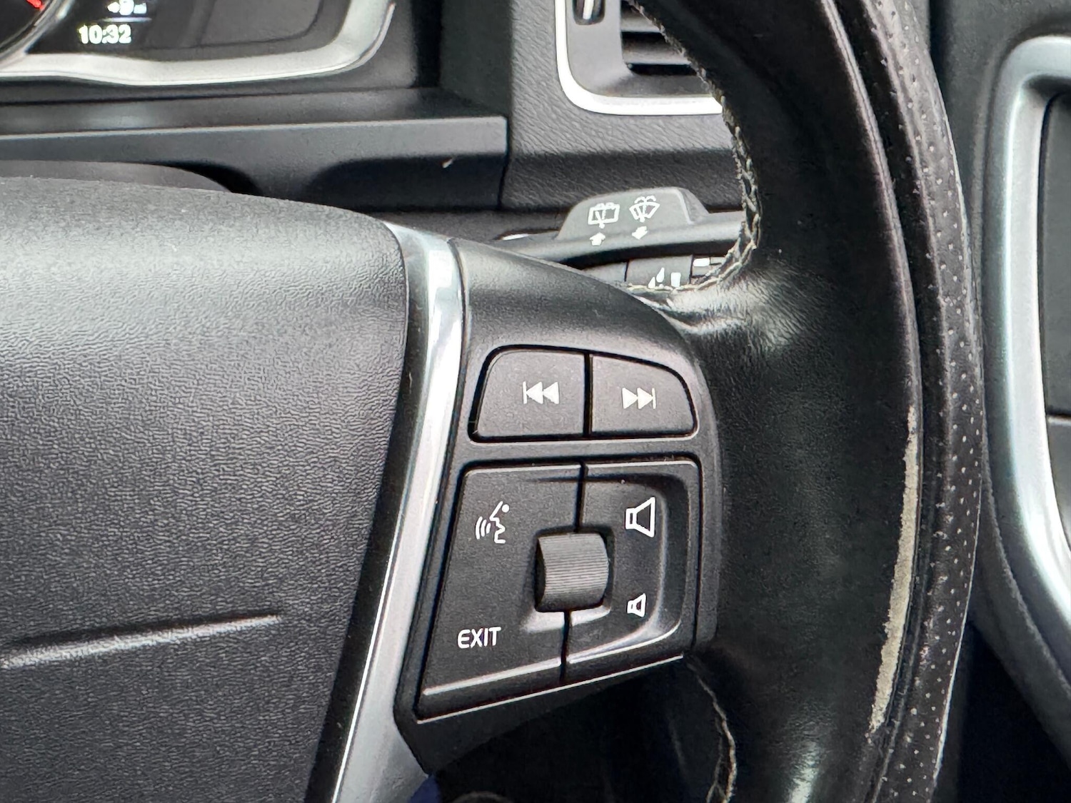 Used Volvo V60 2015 for sale - 77057619: Photo 27