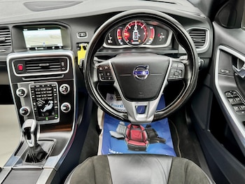 Used Volvo V60 2015 for sale - 77057619: Photo