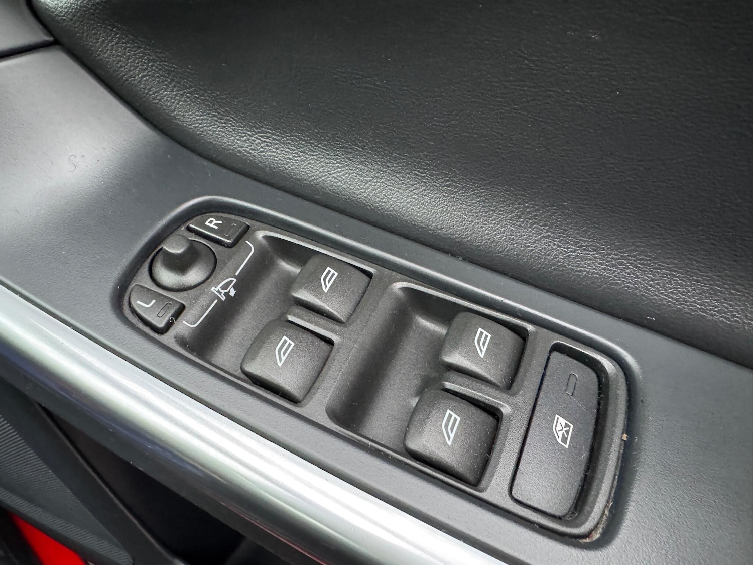 Used Volvo V60 2015 for sale - 77057619: Photo 30