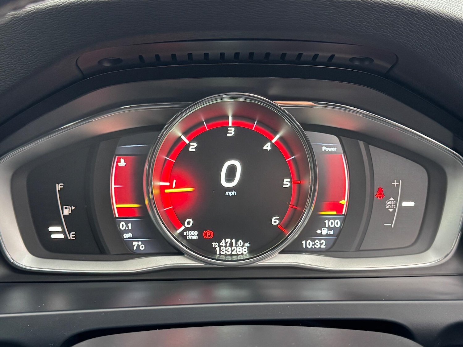 Used Volvo V60 2015 for sale - 77057619: Photo 32