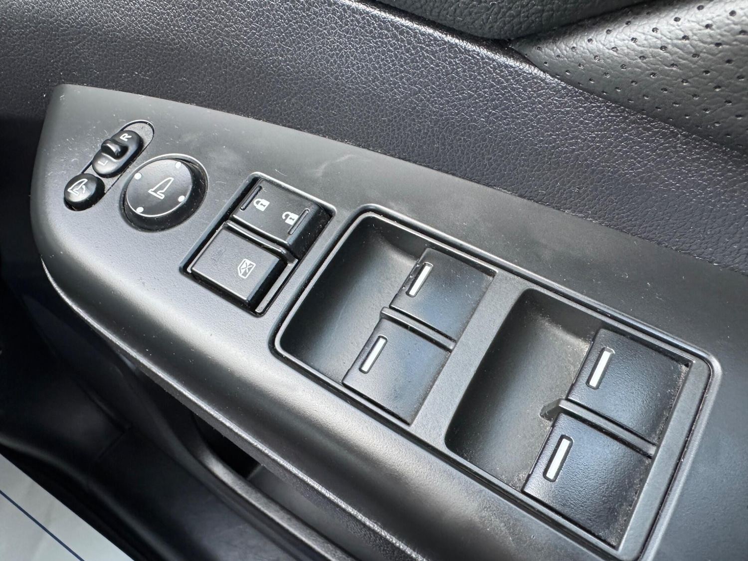 Used Honda CR-V 2015 for sale - 76633244: Photo 34