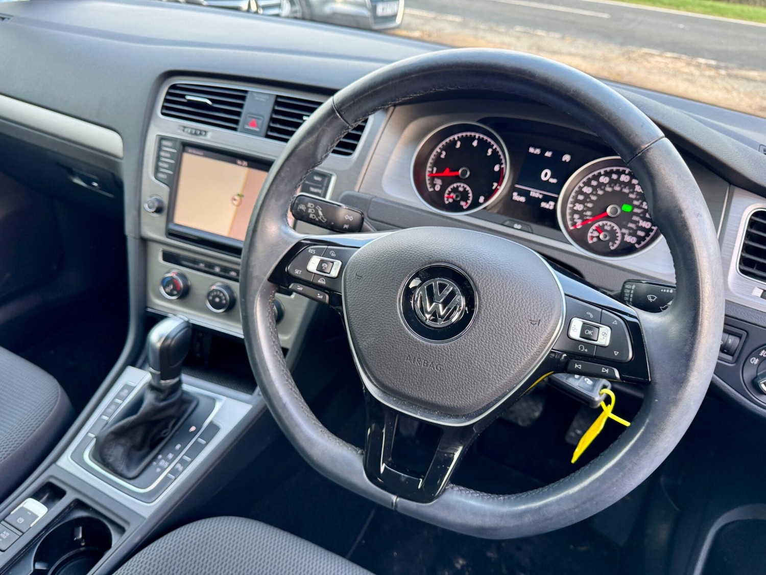 Used Volkswagen Golf 2015 for sale - 76457961: Photo 2
