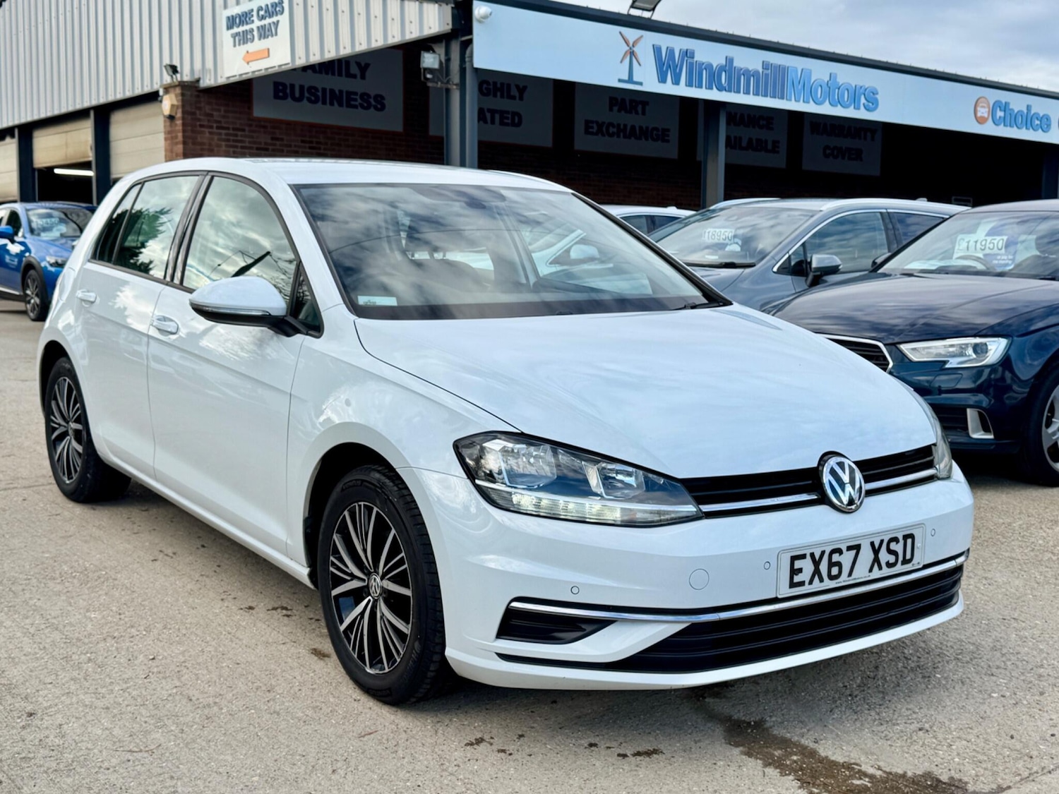 Used Volkswagen Golf 2017 for sale - 76473140: Photo 1