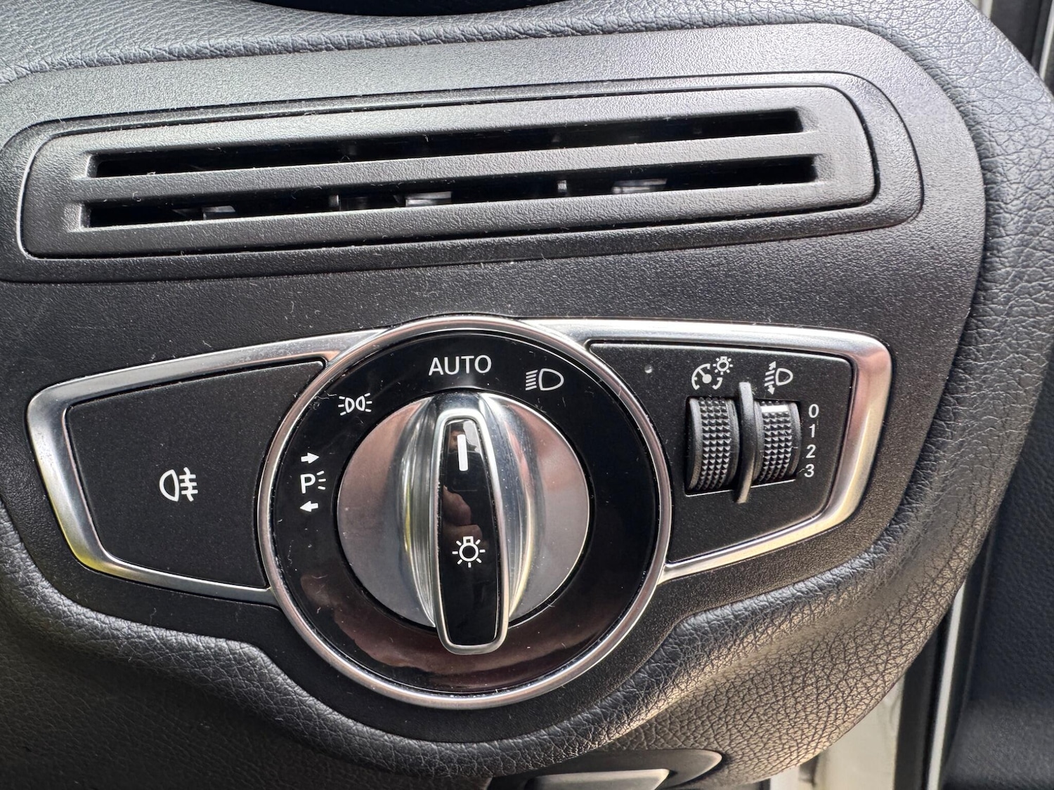 Used Mercedes-Benz C Class 2015 for sale - 77598039: Photo 27