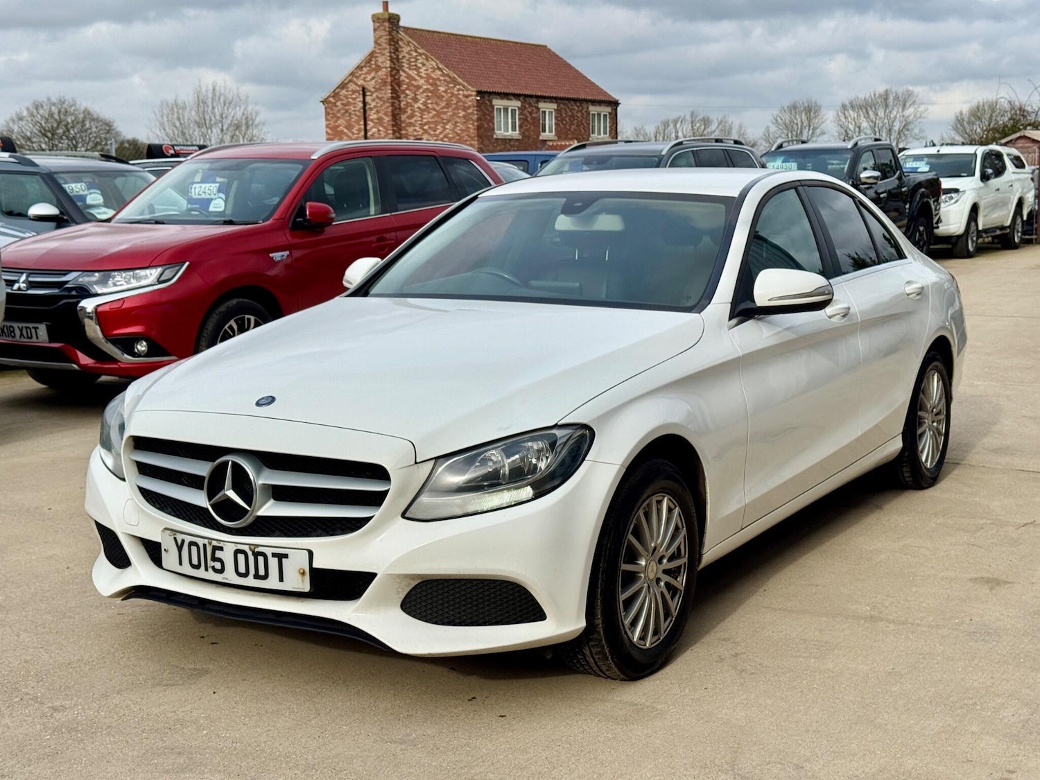 Used Mercedes-Benz C Class 2015 for sale - 77598039: Photo 4