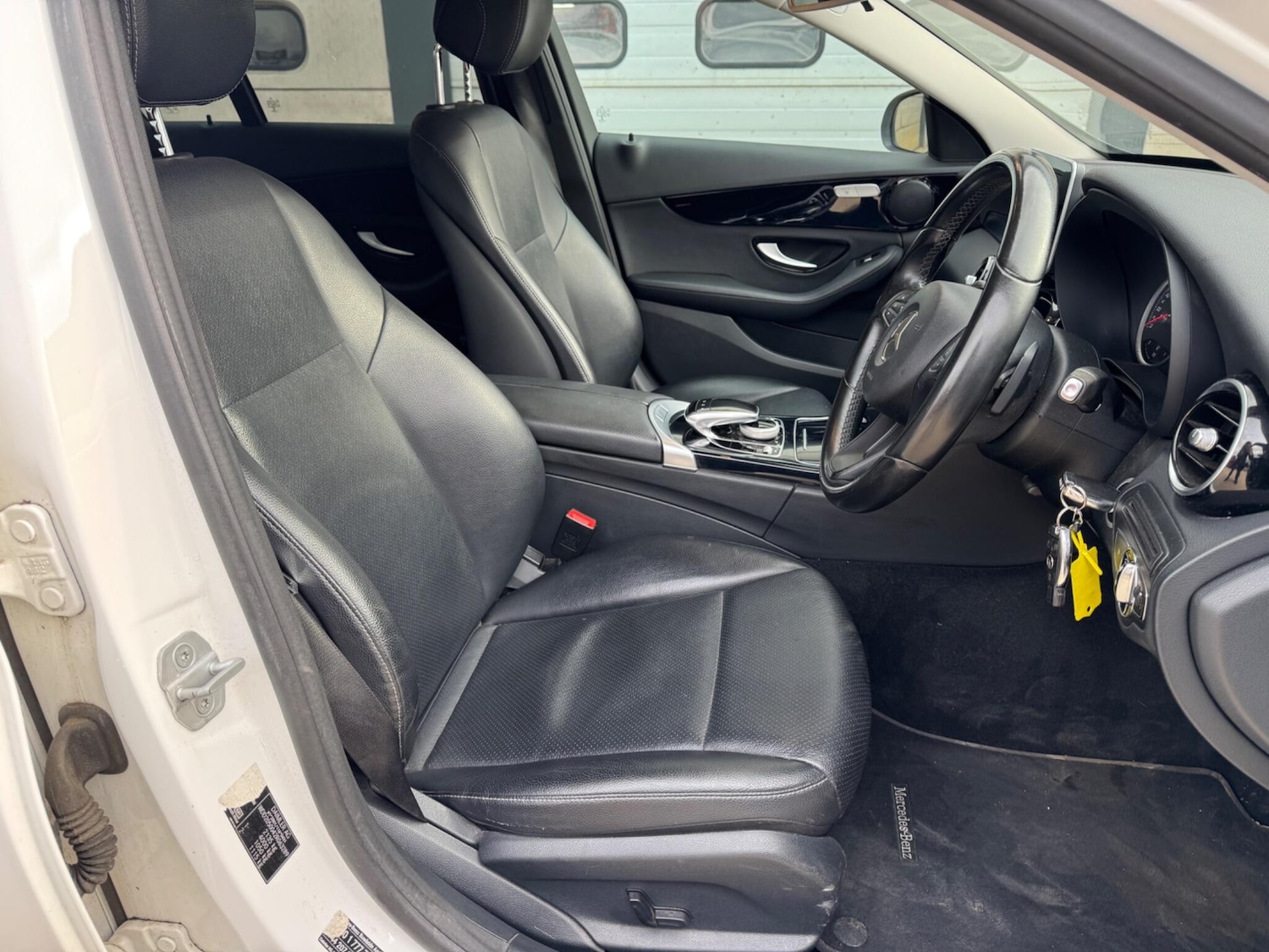 Used Mercedes-Benz C Class 2015 for sale - 77598039: Photo 8