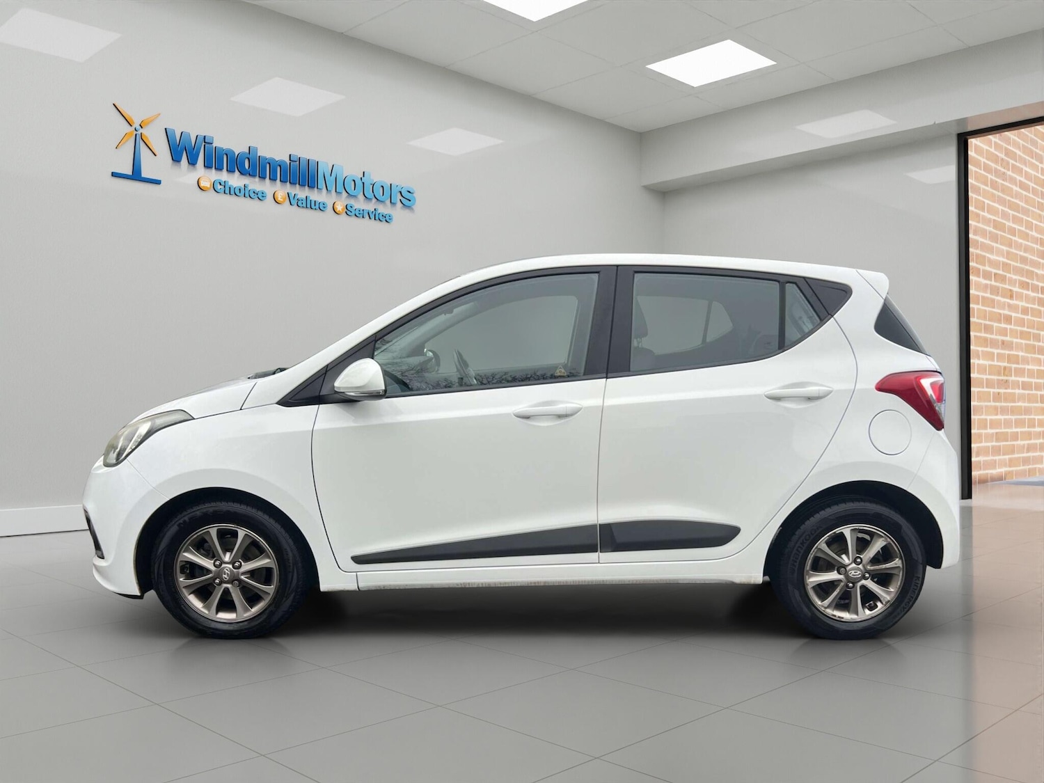 Used Hyundai i10 2016 for sale - 77537834: Photo 2