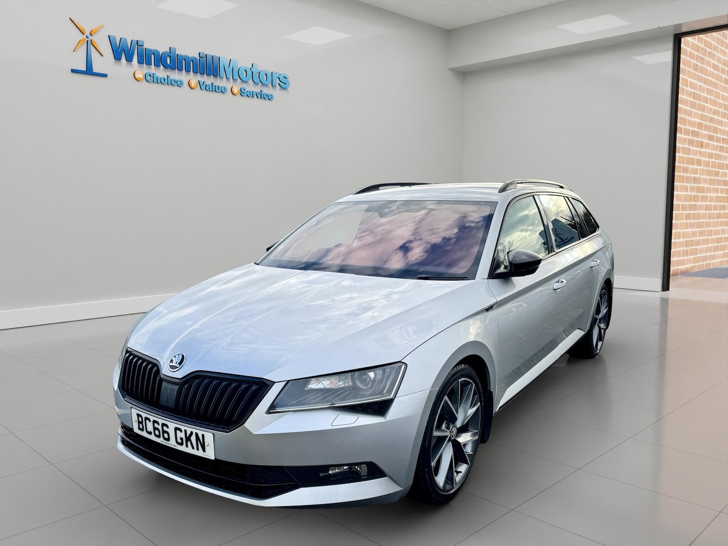 Used Skoda Superb 2017 for sale - 76753138: Photo 1