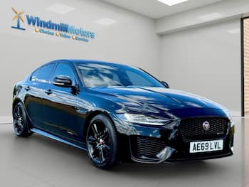 Used Jaguar XE 2019 for sale - 79774890: Photo