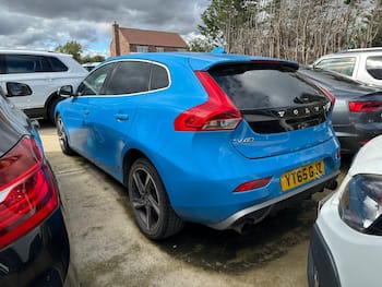 Used Volvo V40 2015 for sale - 79836267: Photo