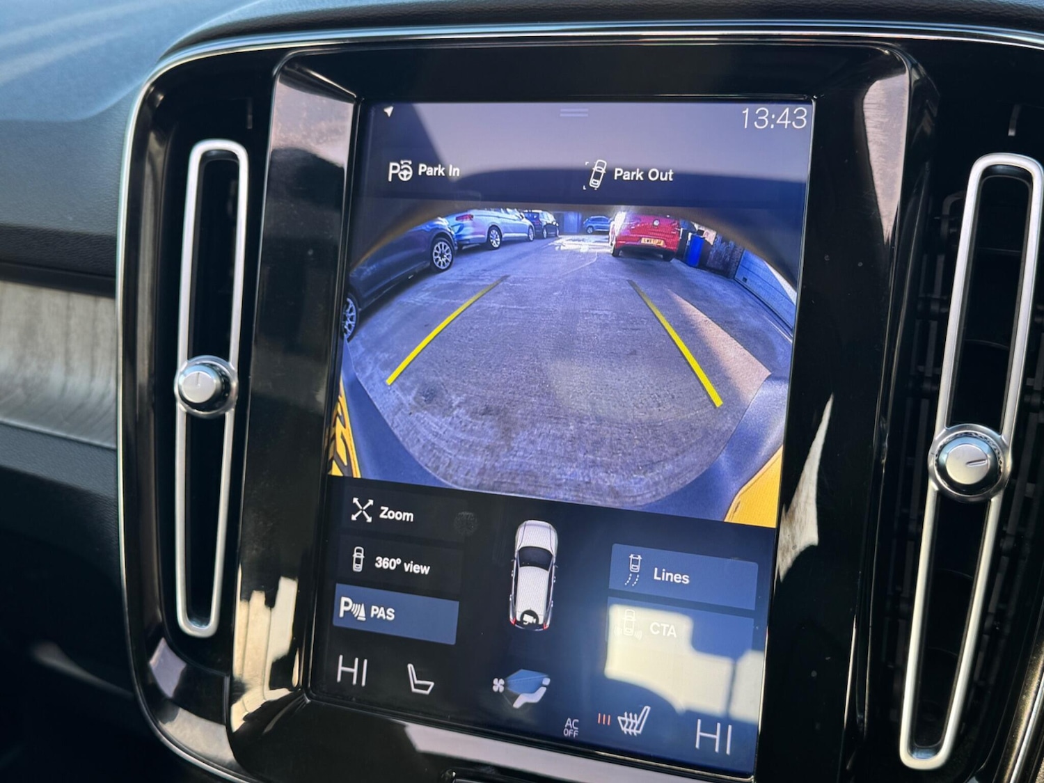 Used Volvo XC40 2019 for sale - 76743565: Photo 17