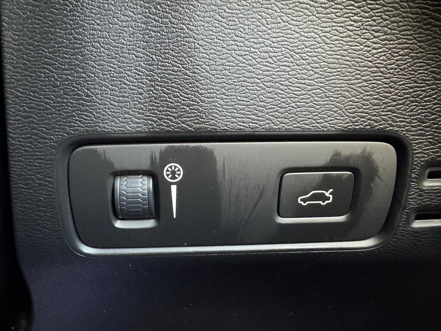 Used Volvo XC40 2019 for sale - 76743565: Photo 45