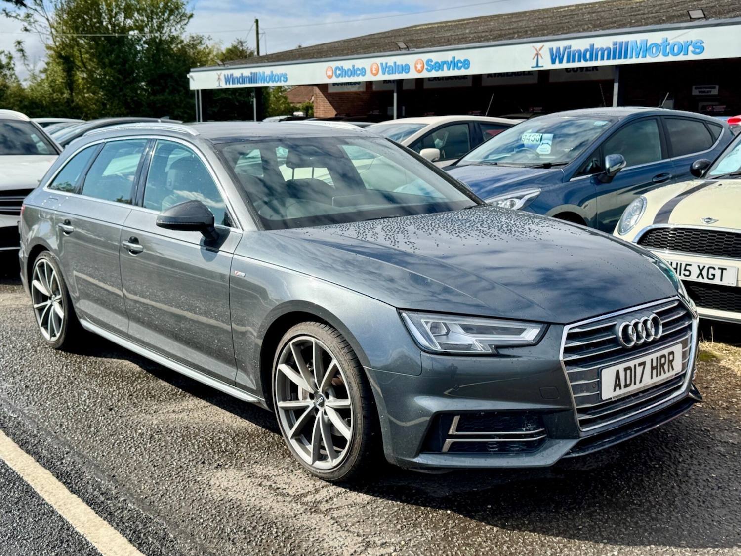Used Audi A4 Avant 2017 for sale - 76137448: Photo 1