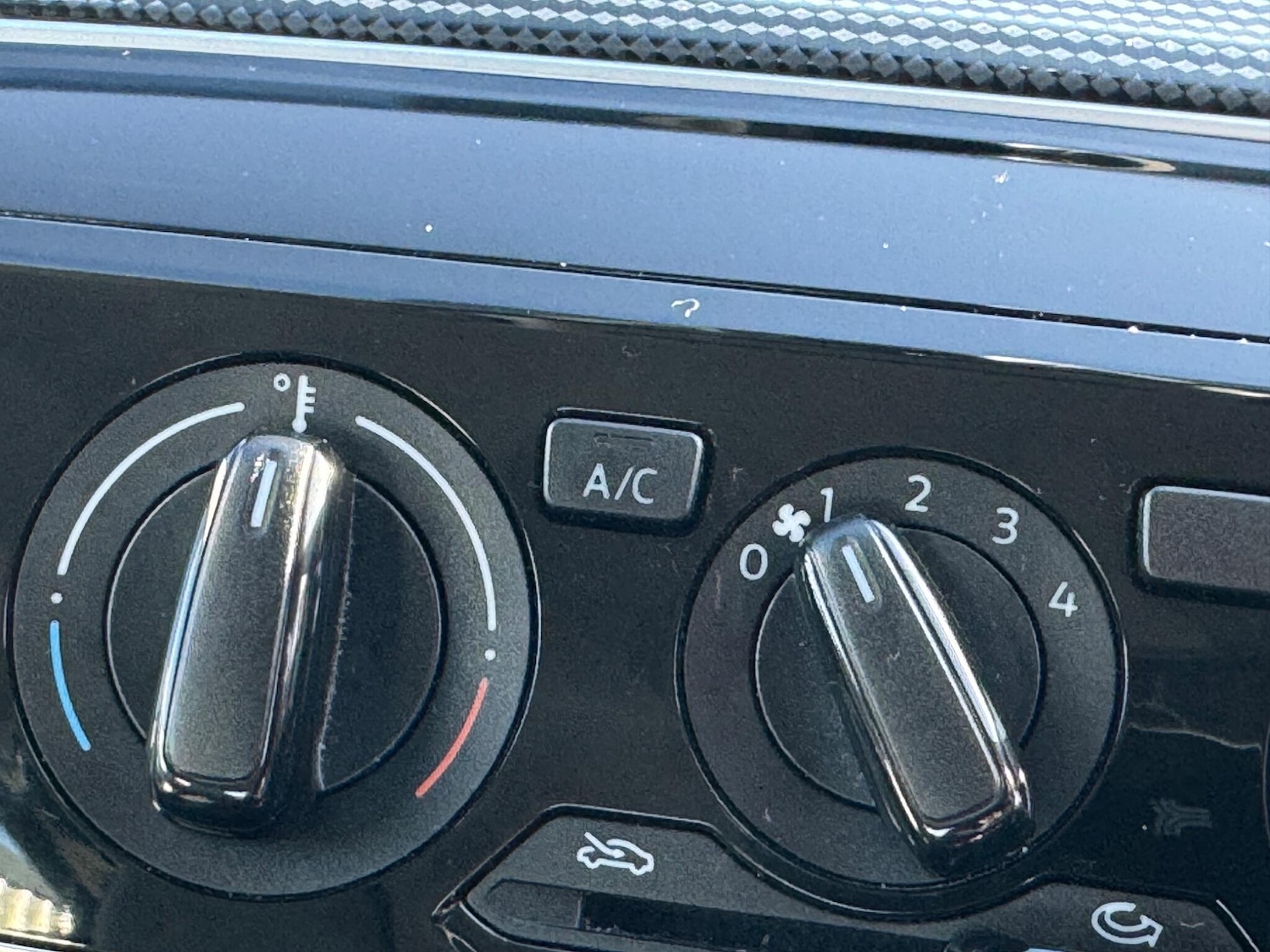 Used Volkswagen up! 2020 for sale - 77709550: Photo 25