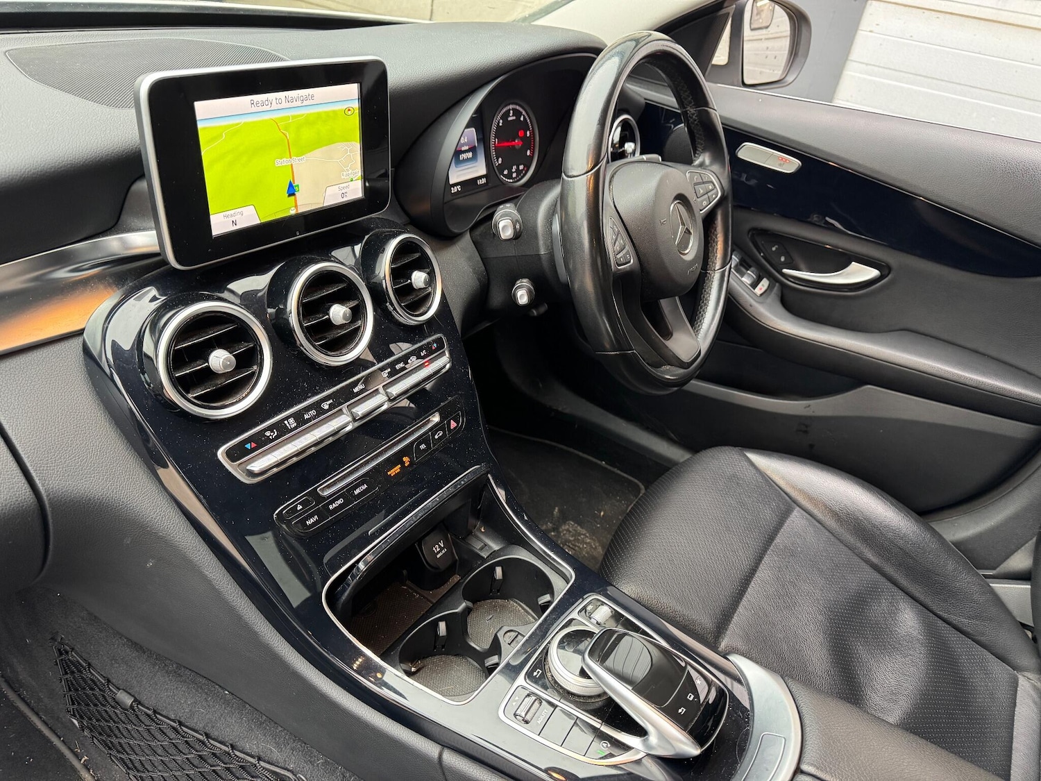 Used Mercedes-Benz C Class 2015 for sale - 77175015: Photo 10