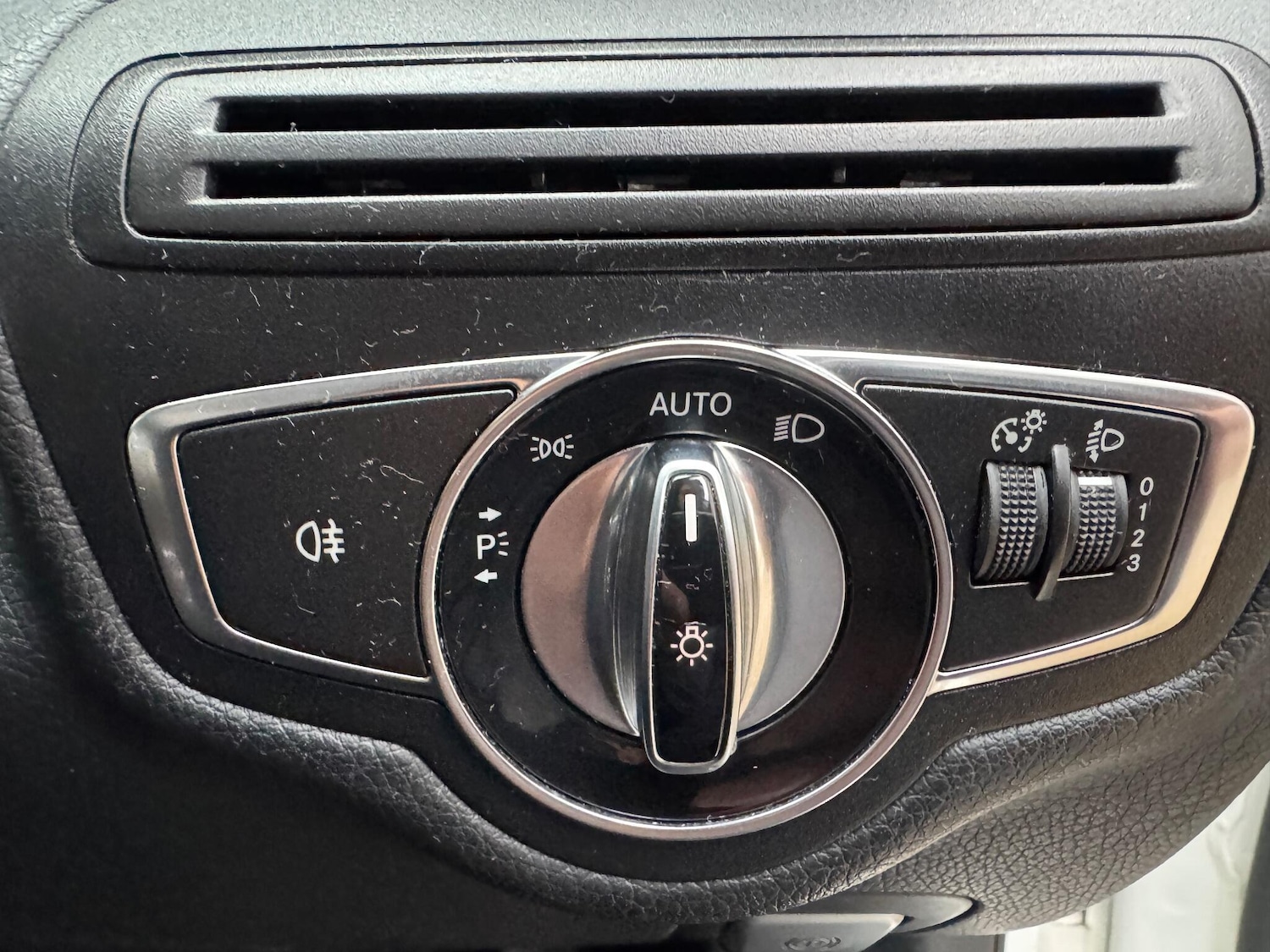 Used Mercedes-Benz C Class 2015 for sale - 77175015: Photo 35