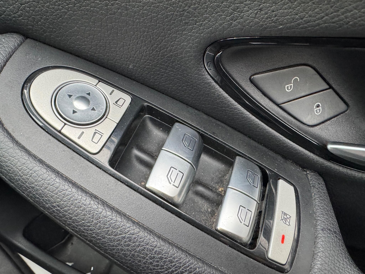 Used Mercedes-Benz C Class 2015 for sale - 77175015: Photo 36