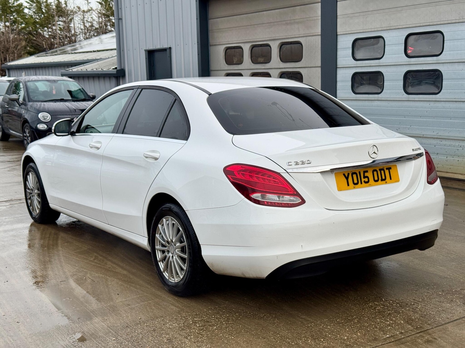 Used Mercedes-Benz C Class 2015 for sale - 77175015: Photo 5