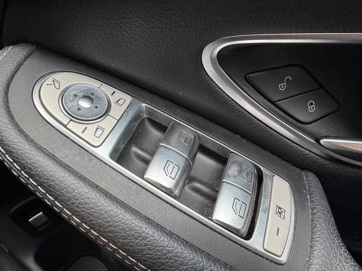 Used Mercedes-Benz GLC 2018 for sale - 77538048: Photo 38