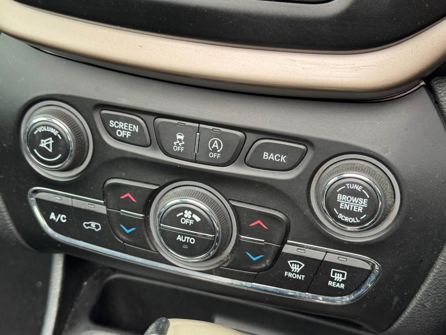 Used Jeep Cherokee 2014 for sale - 76825018: Photo 25