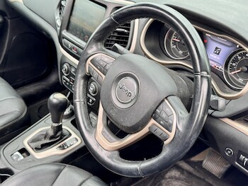 Used Jeep Cherokee 2014 for sale - 76825018: Photo